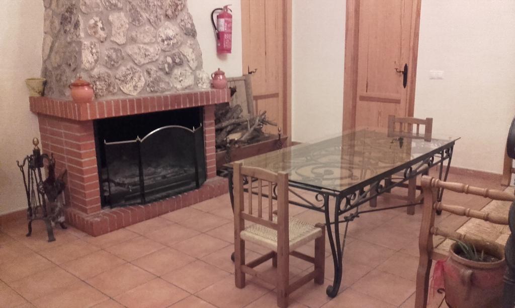 Apartamentos Serrano Ribatajada エクステリア 写真