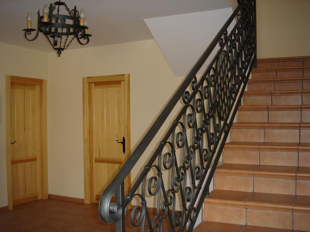 Apartamentos Serrano Ribatajada エクステリア 写真