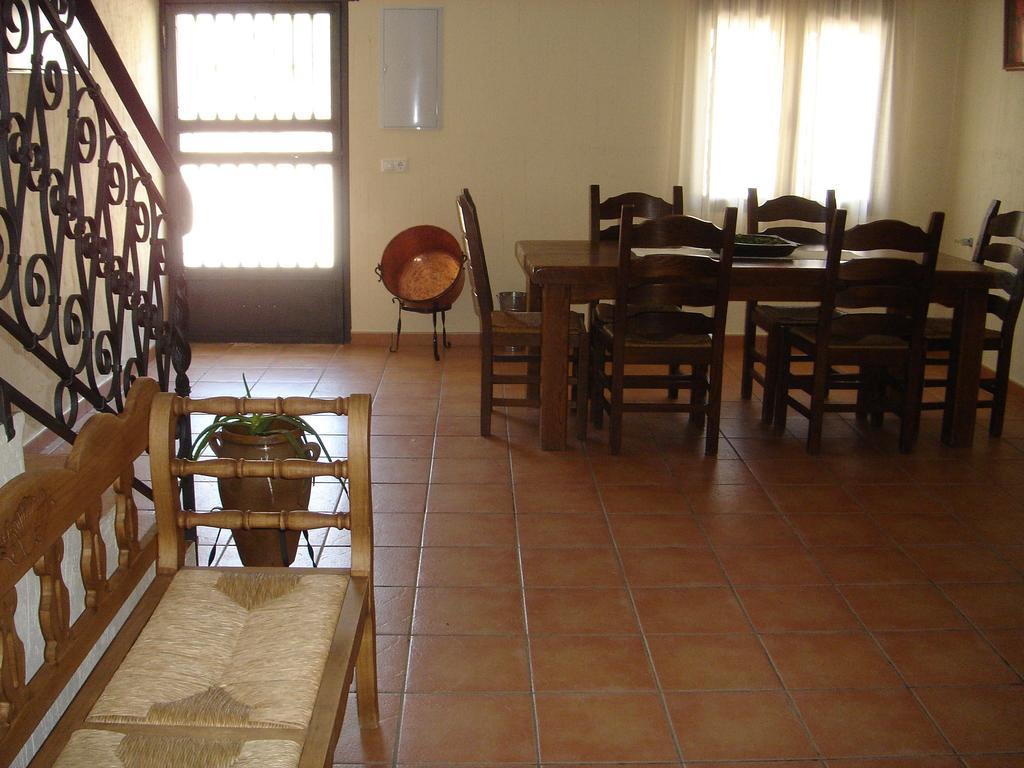 Apartamentos Serrano Ribatajada エクステリア 写真