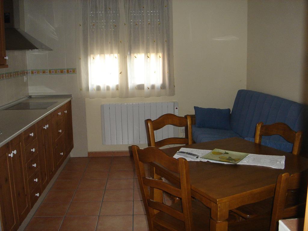 Apartamentos Serrano Ribatajada エクステリア 写真