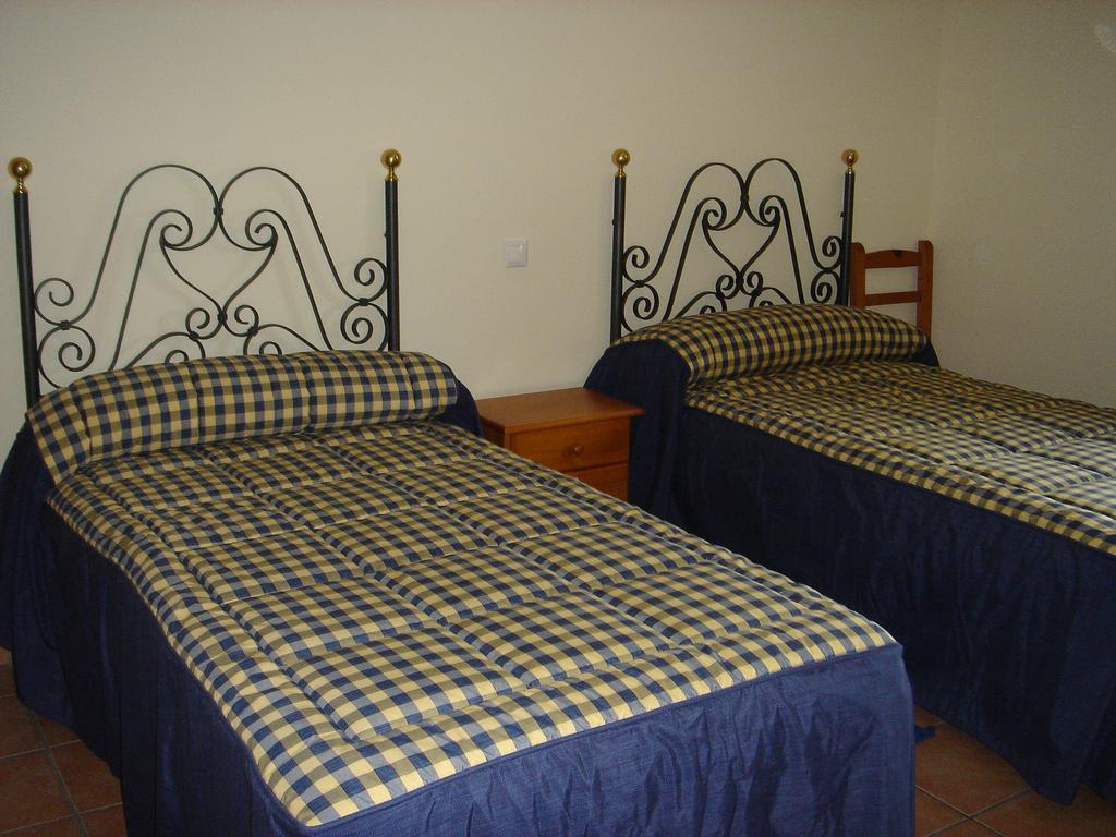 Apartamentos Serrano Ribatajada エクステリア 写真